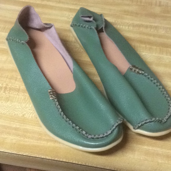 3 pair of womens flats size 11; 1 pair size 12 W, - Picture 2 of 7